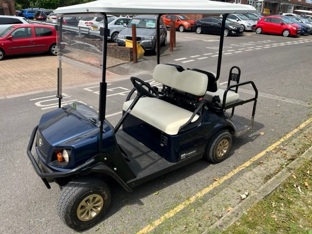 Used Cushman 2+2 electric golf buggy for sale